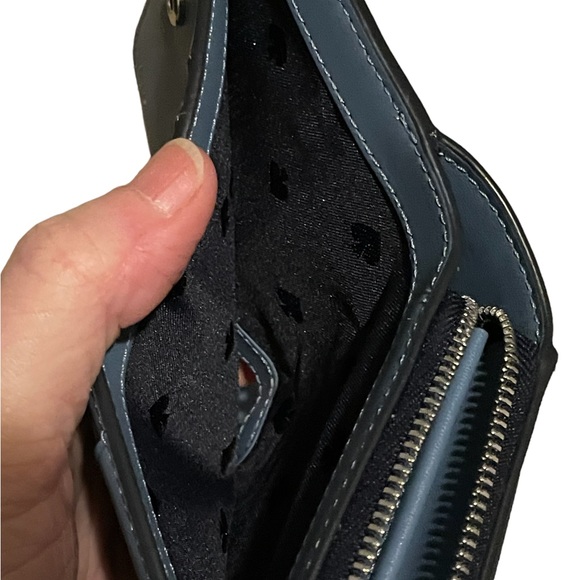 KATE SPADE DISNEY ALICE IN WONDERLAND BIFOLD WALLET EXCELLENT CONDITION! - Picture 5 of 6